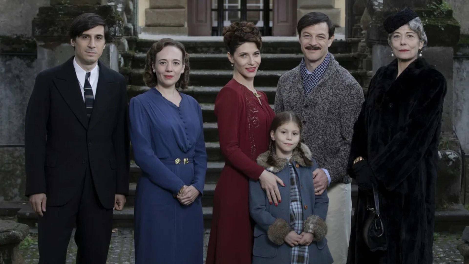 La niña de la maleta