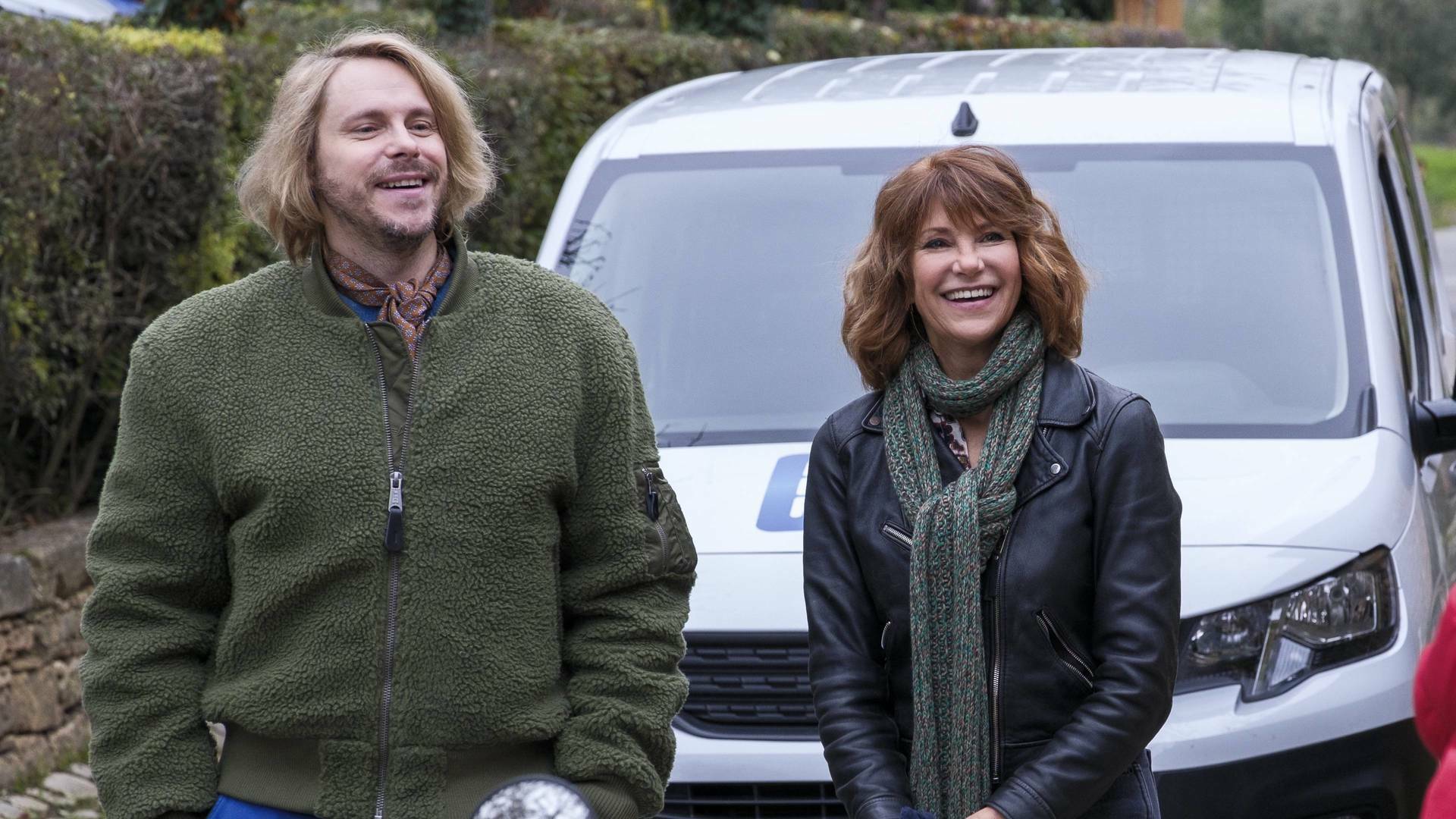 Investigaciones... (T1): Ep.1 Piloto