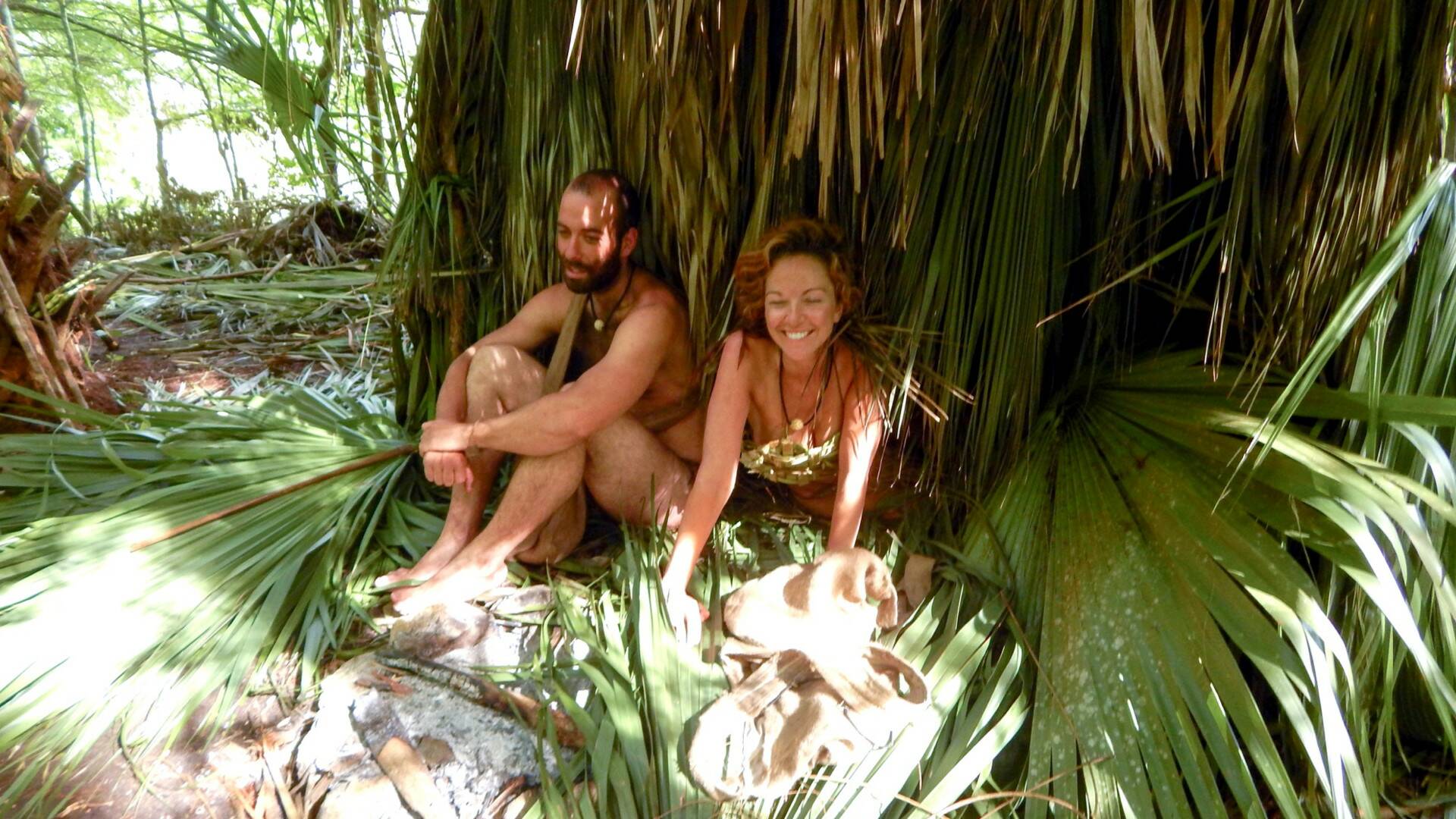 Aventura en pelotas (T7): Dos mundos muy diferentes