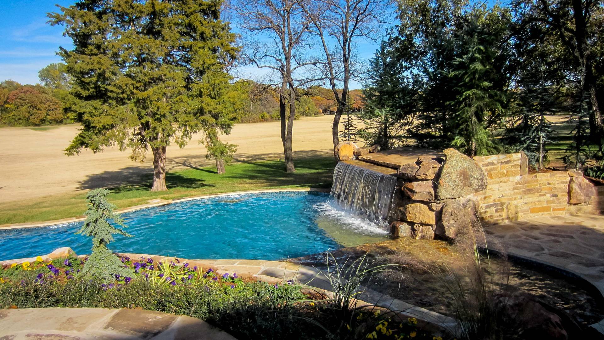 Piscinas de ensueño (T7): Piscina de oasis sureño