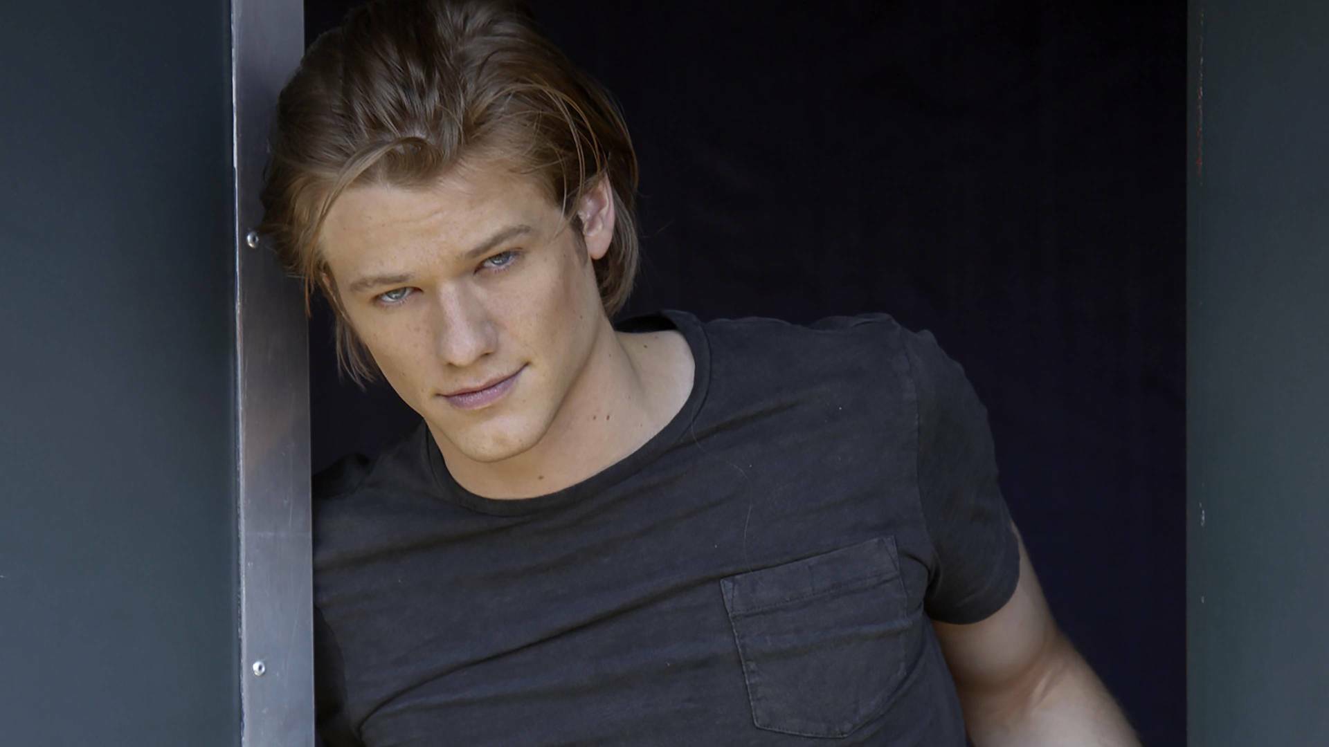 MacGyver (T1): Ep.2 Sierra para metal