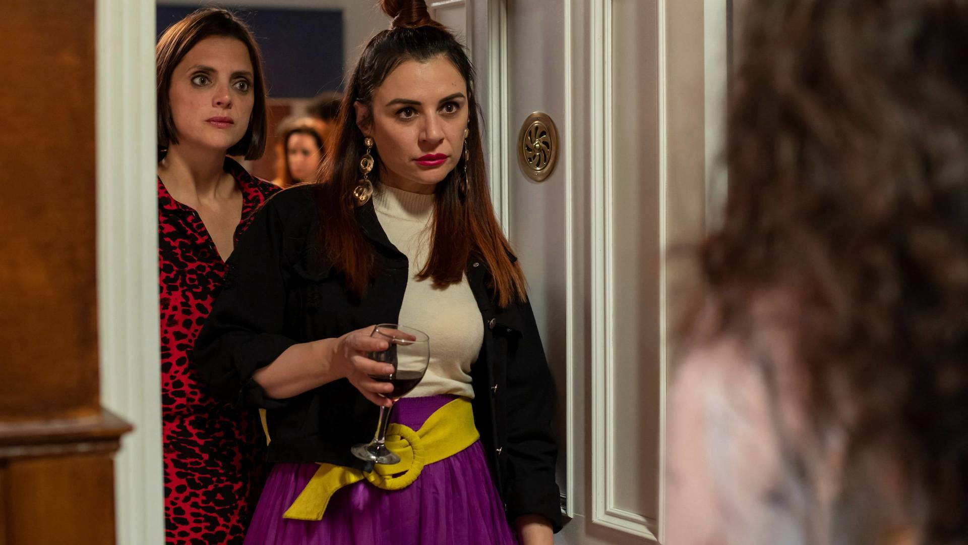 La que se avecina (T14): Ep.1 Una pipa gripada, un sex-appeal agonizante y las quisquillas de la paz