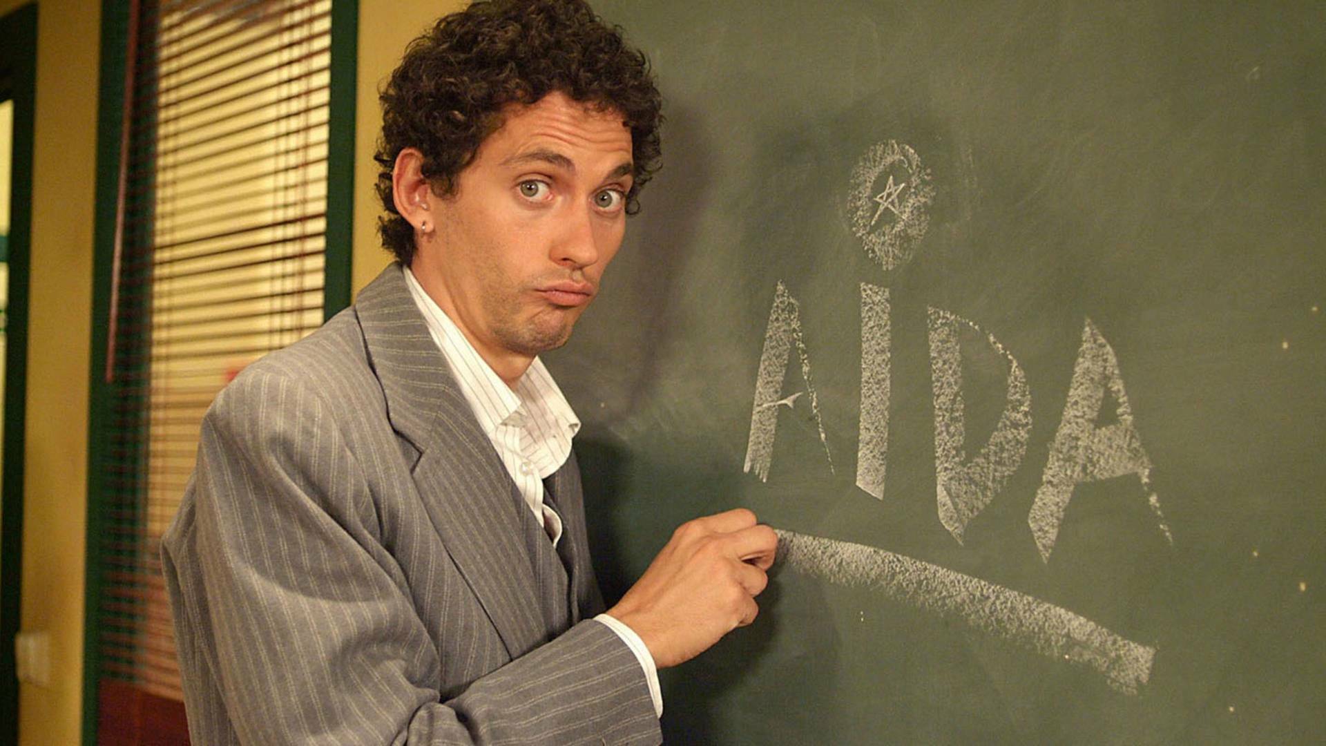 Aída (T3): Ep.34 Mini Size Me