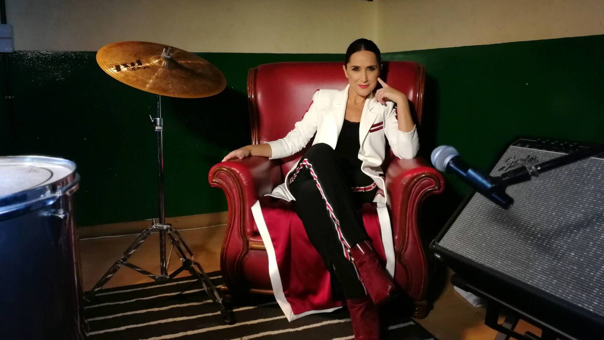 Cachitos de... (T8): Karaoke