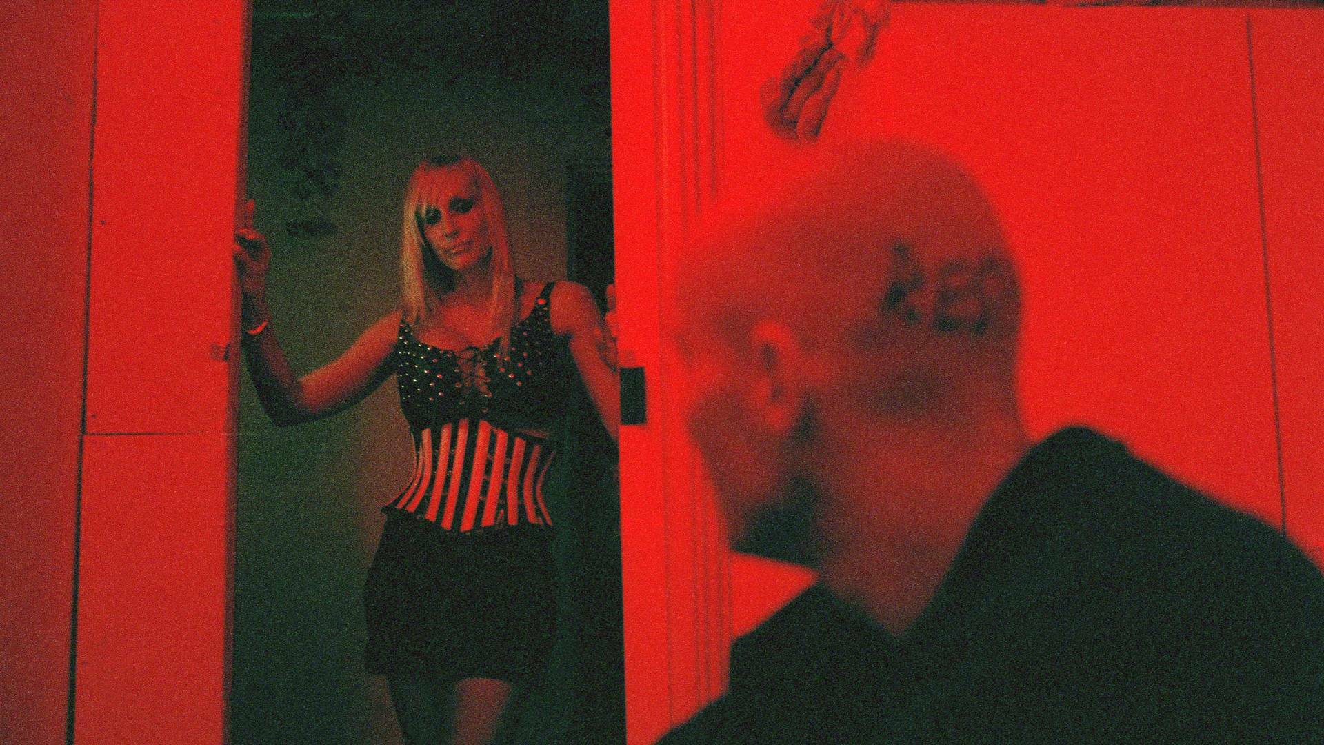 Con las manos ensangrentadas