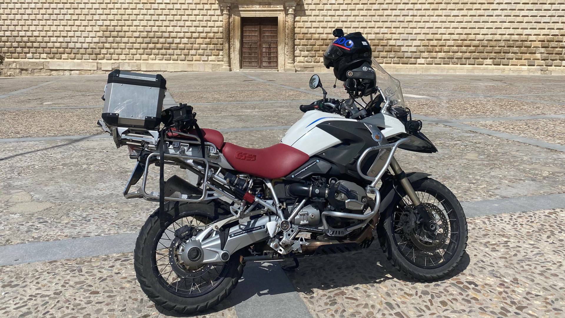 El nómada de la moto. Miquel Silvestre por España: recorridos solitarios