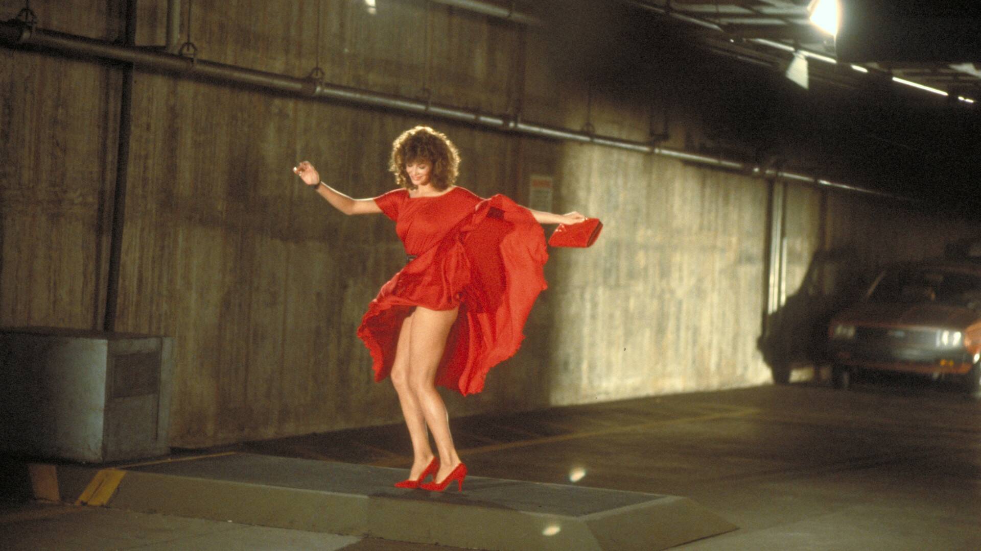 La mujer de rojo
