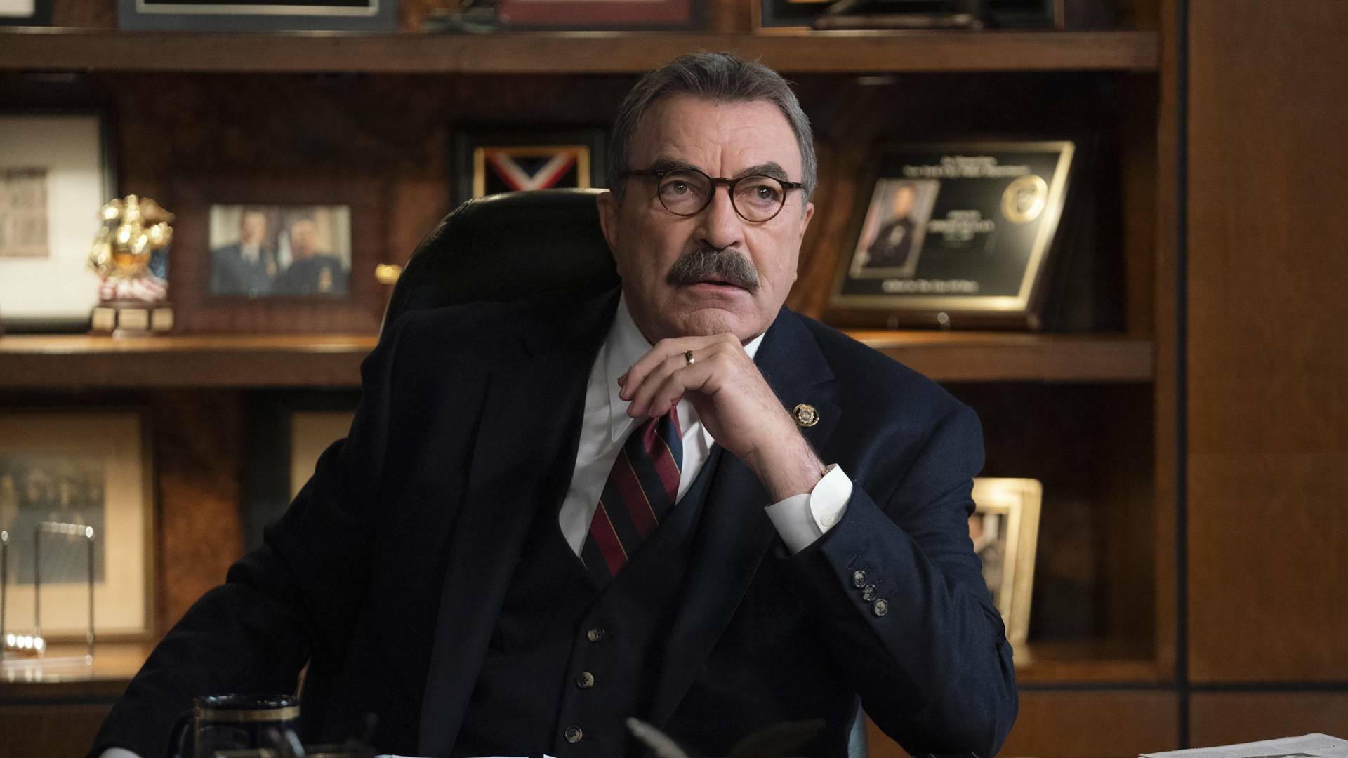 Blue Bloods... (T11): Ep.16 Justifica los medios