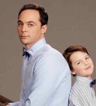 El joven Sheldon (T1): Ep.22 Helado de vainilla, caballeros cortejando y muebles del comedor