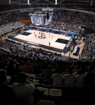 Resúmenes Copa... (2024): Real Madrid- Valencia Basket. Semifinal