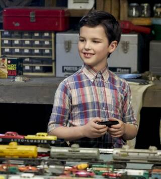 El joven Sheldon (T1): Ep.5 Una calculadora solar, un juego de pelota y el pecho de una animadora