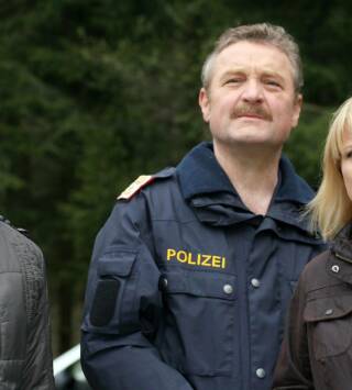 Crimen en los Alpes (T10): Ep.1 Todo de blanco