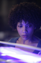 Fringe (Al límite) (T1): Ep.7 Conociendo al señor Jones
