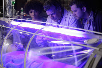 Fringe (Al límite) (T1): Ep.7 Conociendo al señor Jones