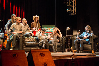 Imagen de Un lugar llamado... (T1): [Ep.4] Michel Camilo, De Pedro, La Schica y Los Coronas. - 3