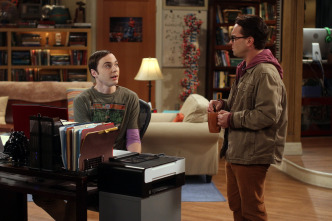 The Big Bang Theory (T5): Ep.10 La adquisición de la escupidera llameante