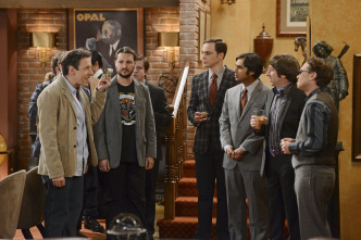 The Big Bang Theory (T5): Ep.22 La convergencia del macho solitario