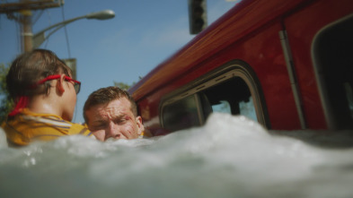 Imagen de 9-1-1 (T3): Ep.2 El que nada no se ahoga - 2