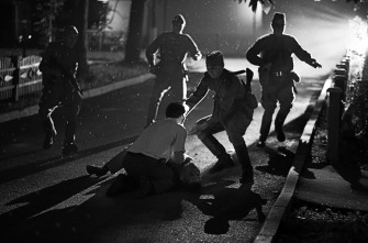 Imagen de Queridos camaradas - 6