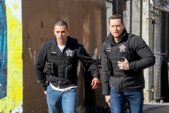 Imagen de Chicago P.D. (T9): Ep.18 Nueva guardia - 2