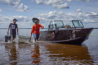Quebec a vista de... (T12): Pesca de luciopercas en el lago Goeland