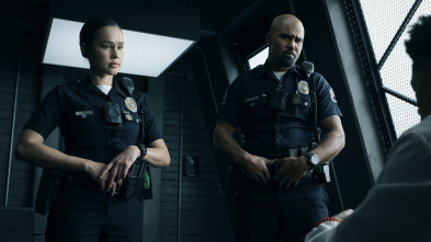 Imagen de S.W.A.T.:  Los... (T6): Ep.15 Proteger y servir - 3