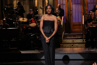 Saturday Night Live (T49): Ayo Edebiri / Jennifer Lopez