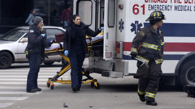 Imagen de Chicago Fire (T11): Ep.22 Cascada roja - 3