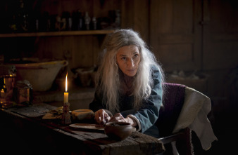 Hijas del fuego (T1): Ep.1 Las brujas solo comen manzanas