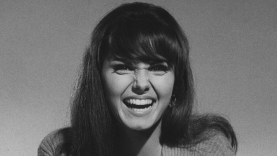 Imagen de Playboy al...: En 1968, la actriz Victoria Vetri se convierte en la Playmate del año.  Cuando Charles Manson asesin - 2