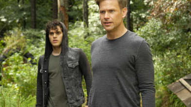 Legacies (T1): Ep.2 Algunos solo quieren ver el mundo arder