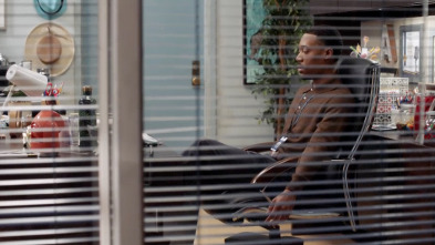 Imagen de Colegio Abbott (T2): Ep.4 El despacho de la directora - 1