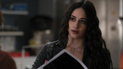 Roswell, Nuevo... (T4): Ep.1 Robar mi luz