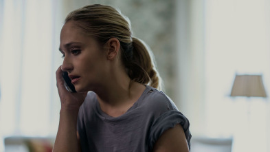 Imagen de Ciudad en llamas (T1): Ep.2 Escenas de la vida privada - 2