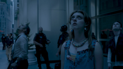 Imagen de Ciudad en llamas (T1): Ep.8 En la oscuridad - 2