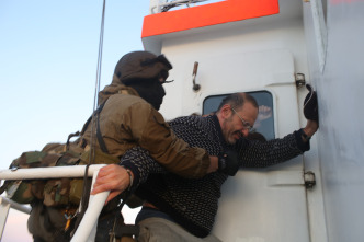 Putin vs. Greenpeace 
