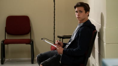 Imagen de Cobra Kai (T3): Ep.8 El bueno, el malo y el cañero - 3
