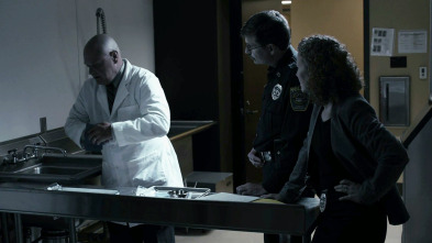 Imagen de Un asesino llega... (T4): Ep.6 La rosas son rojas, la muerte también - 2