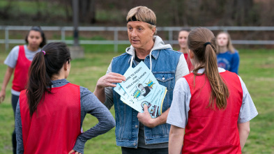 Imagen de Cobra Kai (T4): Ep.6 Zurrar ayuda a ligar - 1