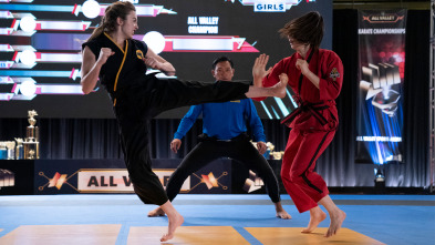 Imagen de Cobra Kai (T4): Ep.9 La caída - 4