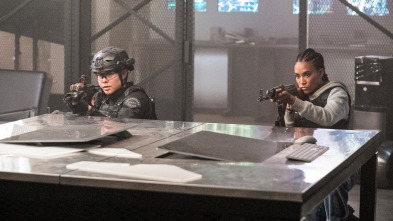 Imagen de S.W.A.T.:  Los... (T8): Ep.22 Regreso a la base - 4