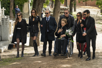 Imagen de Deudas (T1): Ep.12 1945 - 6