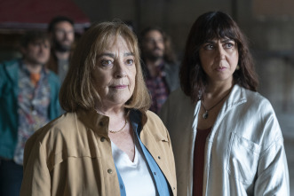 Imagen de Deudas (T1): Ep.13 El segundo entierro de Don Emilio - 5