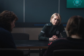 Imagen de Blue Lights (T3): Ep.4 La despedida - 4