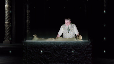 Imagen de Strangest Things: Esqueleto fantasmal, cámara espía, el rodillo de Shakespeare - 1