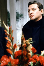 Imagen de Los gozos y las sombras (T1): Ep.3  - 1