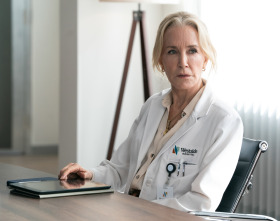 Imagen de Doc (T2): Ep.12 Inquisición - 5