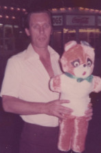 Imagen de Viviendo con un asesino: Mi padre dejó entrar la oscuridad - 1