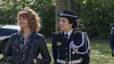 Imagen de Investigaciones... (T1): Ep.5 A puerta cerrada - 1
