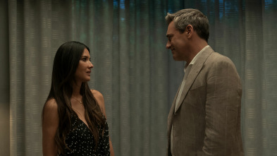 Imagen de Vicios ocultos (T2): Ep.7 En el este - 2